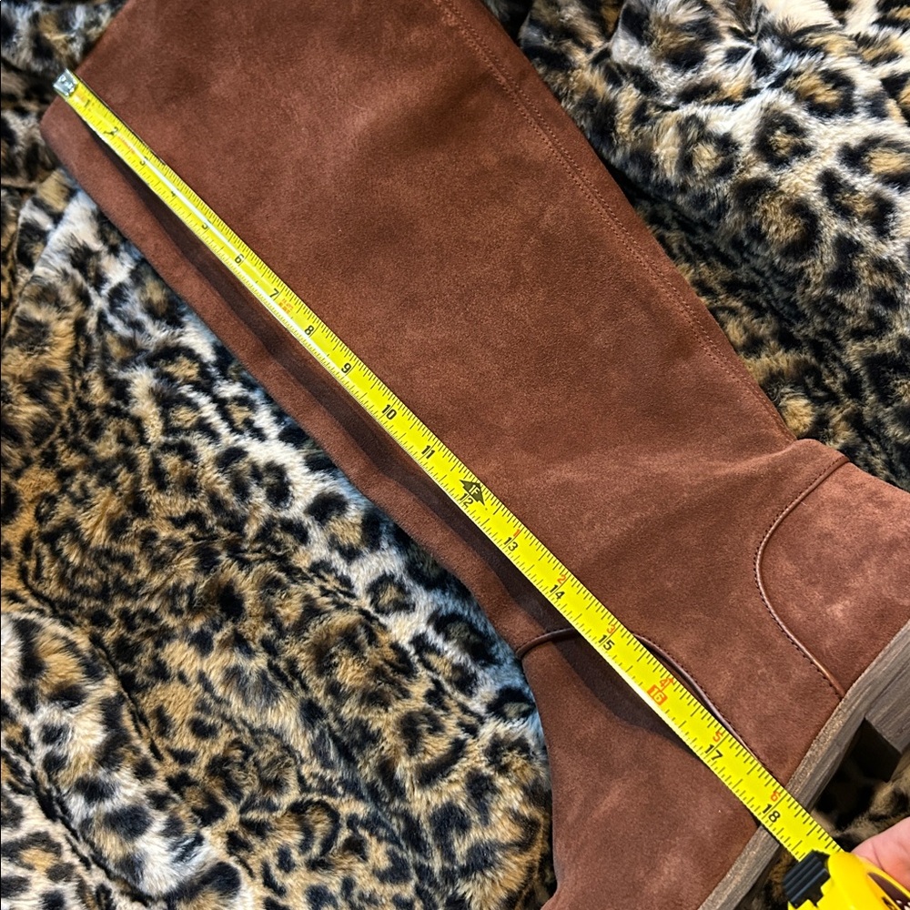 UGG Daley Brown Suede. Boots With Dust-bag in Box. - Picture 15 of 15